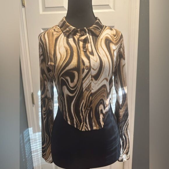 Rebellious dreamer Swirl Patterned Button-Up Top in size small - Picture 1 of 6